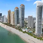 Lujoso Apartamento En Playa De Sunny Isles Beach