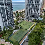 Lujoso Apartamento En Playa De Sunny Isles Beach