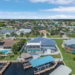 Gulf Access, Dock With Tiki, Heated Pool And Spa, Putting Green - Villa Sunrise Soiree - Roelens