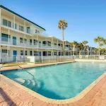 Daytona Beach Condo With Balcony 5 Mi To Speedway!