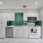 Tropical Oasis - Bbq And Beach-Inspired Nook
