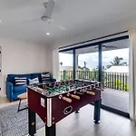 Swanky Bubbles, 9 Beds, 11 Bathrooms, Pet-Friendly With A Rooftop Deck And Steps Away To The Beach!
