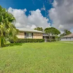 Spring Hill Retreat With Heated Pool And 4-In-1 Grill