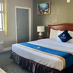 Sandals Inn