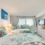 Gulf Coast Escape With Balcony And Resort Amenities!
