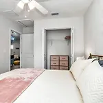Bright & Colorful New Home 10 Min From Rainbow Springs