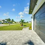 Cape Coral Escape Furnished Lanai And Private Pool!