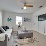 3 Mi To Beach Quaint Home With Patio In Hollywood