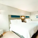 Holiday Inn Express Hotel & Suites Cocoa Beach By Ihg