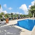 Elegant Waterfront Estate 6Br- 6.5Ba