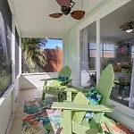 Little Beach House W/ Pool&Spa - 5 Minutes To Vanderbilt Beach