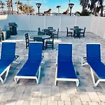 Estero Island 2Br: Gulf Views, Pool, & Bbq Area