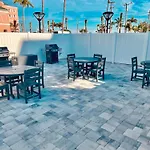Estero Island 2Br: Gulf Views, Pool, & Bbq Area