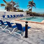 Estero Island 2Br: Gulf Views, Pool, & Bbq Area
