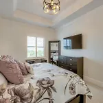 Aloha Oasis: Gulf-Front, Pool, Spa, Sleeps 14!