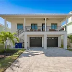 New 2-Level Home: Heated Pool, Spa, Steps To Beach