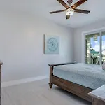 8Br Oasis: 2 Homes, Pools, Walk To Beach, Fam Fun