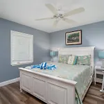 Island Haven: Two Units, Pool, Beach Proximity