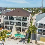 Gulf-Front 5Br: Pool, Spa, Stunning Views
