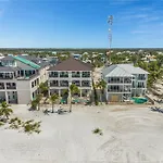 Gulf-Front 5Br: Pool, Spa, Stunning Views