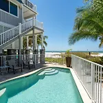 Oceanview Luxury: Sunset Views, Pool, Beach Access
