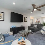 Waterfront Paradise: Cozy 3Br With Hot Tub & Dock
