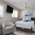 Waterfront Paradise: Cozy 3Br With Hot Tub & Dock