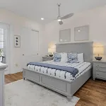 Beachfront 5Br: Heated Pool, Spa, Elevator, Views
