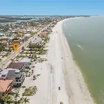 Beachfront 5Br: Heated Pool, Spa, Elevator, Views