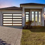 Naples Calming Waves Luxury Home 4-3