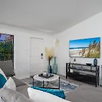 180° Bay Views, Newly Remodeled, Walk To Beach