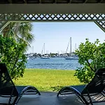 180° Bay Views, Newly Remodeled, Walk To Beach