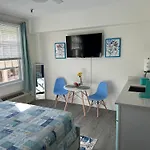 Cozy Studio In The Heart Of The Palm Beach Island - Free Valet Service
