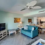 Sea Dancer 210