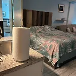 Single Or Double Beach Studio Oceanfront Pool & Tiki