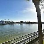Land\'S End 3-202 Bay Front