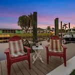 Gulf Access Dock With Tiki Heated Pool Casa Chillotta Roelens