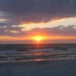Beachfront Paradise - Direct Access To The Gulf