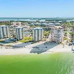Panoramic Gulf Views: Beachfront Condo, Pool