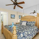 Panoramic Gulf Views: Beachfront Condo, Pool