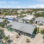 Dune Our Thing Manor: 8Br Retreat W/ Pool & Beach