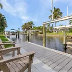 Waterfront Living, Dock, Heated Pool & Spa - Gulf Gate Oasis - Roelens