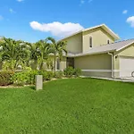 Waterfront Living, Dock, Heated Pool & Spa - Gulf Gate Oasis - Roelens