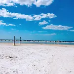 3Br Beachfront Oasis With Pool & Hot Tub