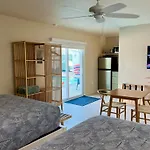 Sunshine Island Inn - Adults Only