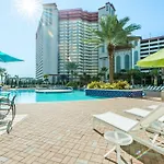 Laketown Wharf 1403