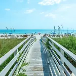 Twin Palms 1701