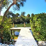 Dockside Paradise