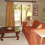 4106-1 Cozy Ground Floor 1 Bedroom With Fenced Patio