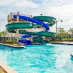 Dream Vacation Home With Lake View, Pool, More, And Walking Distance To Resort